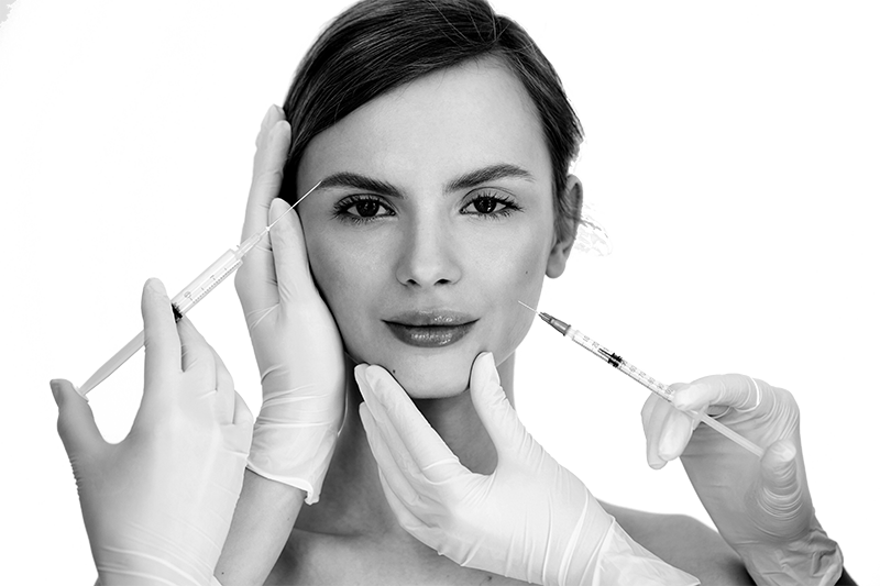 cosmetologists-hands-making-medical-botox-injections-to-beautiful-blonde-skin-lifting-facial-treatment-beauty-and-spa-(1)